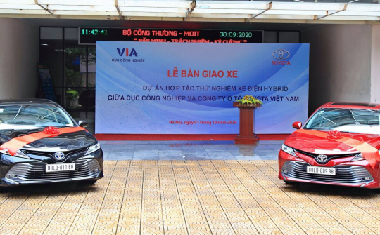 Bộ Công Thương - Toyota: Sẽ nghiên cứu hiệu quả vận hành của xe Hybrid tại Việt Nam