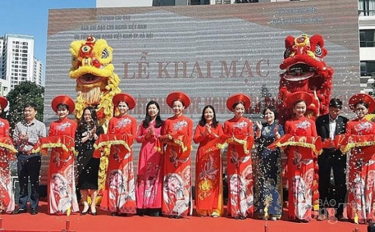 Hà Nội: Khai mạc Hội chợ Hàng Việt Nam được người tiêu dùng yêu thích