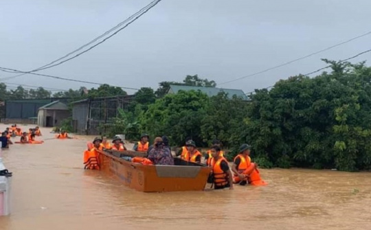 EVN ủng hộ đồng bào miền Trung hơn 21 tỷ đồng