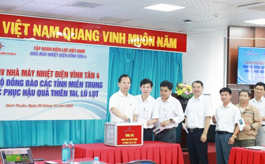 Nhà máy Nhiệt điện Vĩnh Tân 4 hỗ trợ đồng bào miền Trung khắc phục lũ lụt