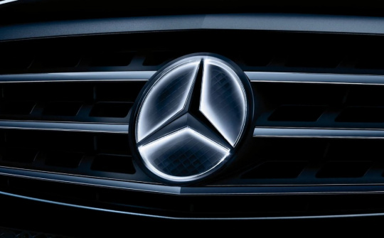 Mercedes-Benz GLE, GLS bị triệu hồi vì logo ngôi sao phát sáng