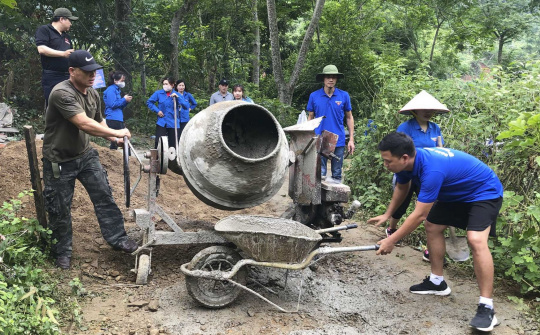 Đoàn Thanh niên Bộ Công Thương chung tay, hướng về bà con vùng lũ