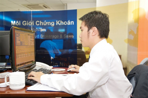 Nghiên cứu các nhân tố ảnh hưởng đến sự hài lòng đối với dịch vụ môi giới chứng khoán tại Công ty Chứng khoán FPT Đà Nẵng