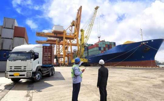 Việt Nam xuất siêu kỉ lục trong 10 tháng năm 2020