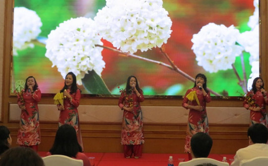 Phụ nữ Vinataba “Giỏi việc nước, đảm việc nhà”