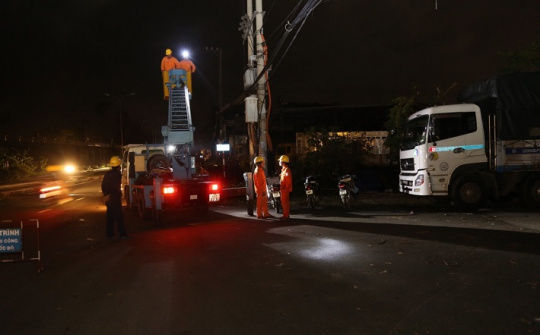 EVNSPC dốc toàn lực khắc phục hậu quả cơn bão số 9