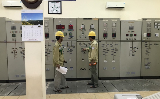Đóng điện công trình thay dây siêu nhiệt ĐZ 220kV Bến Tre - Mỹ Tho