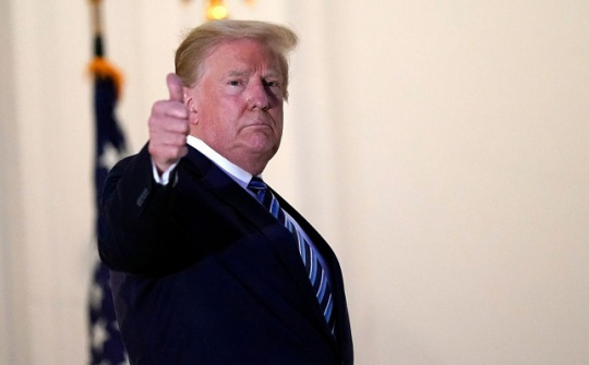 [Quốc tế nổi bật] Ông Trump đi tìm bí mật