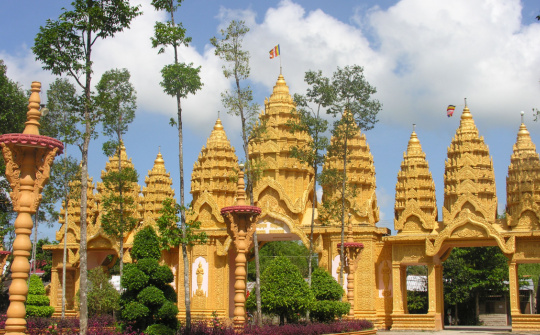 Sự tham gia vào hoạt động du lịch cộng đồng của hộ gia đình tại làng văn hóa du lịch Khmer - Trà Vinh