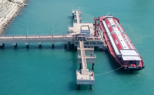 Công ty Nhiệt điện Vĩnh Tân: Lần đầu tiên xuất tro bay bằng đường biển