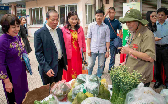 [Thời sự VTV1] Kết nối tiêu thụ hàng hóa nội địa, đẩy mạnh sản xuất