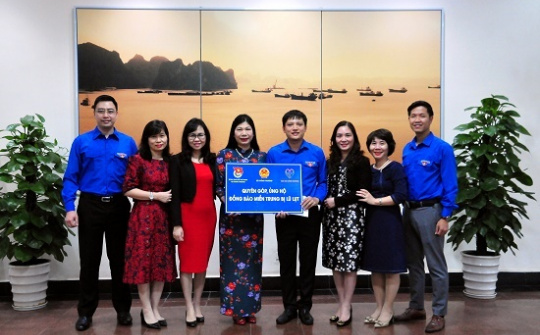 Chương trình “Hướng về miền Trung ruột thịt” quyên góp được hơn 600 triệu đồng