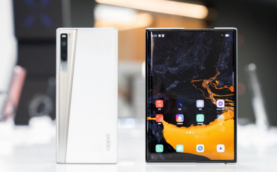 Màn hình cuộn của OPPO X 2021 bền bỉ hơn kỳ vọng