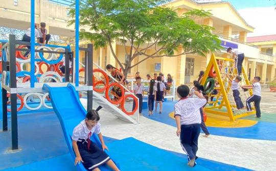 Hoàn thành Sân chơi bằng lốp xe CASUMINA số 3