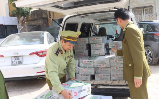 Ngăn chặn 6.550 túi chân gà tẩm ướp gia vị cùng 950 lon bia Liquan nhập lậu