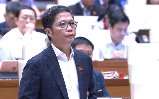 Bộ trưởng Trần Tuấn Anh báo cáo Quốc hội nhóm vấn đề về thủy điện và bảo vệ môi trường