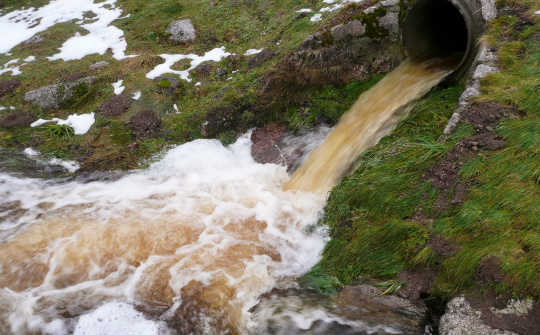 Pháp luật về xử lý nước thải trong khu công nghiệp ở Việt Nam