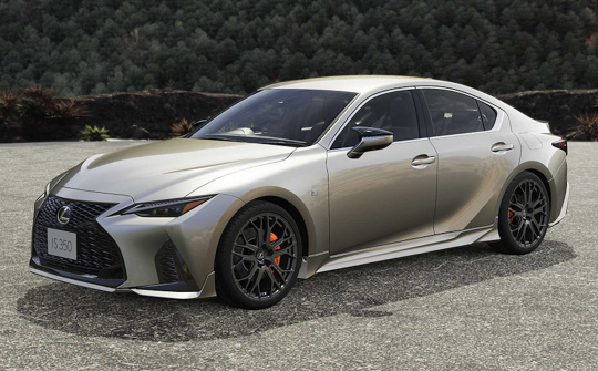 Lexus IS 2021 có thêm tuỳ chọn trang bị thể thao từ 2 hãng độ danh tiếng