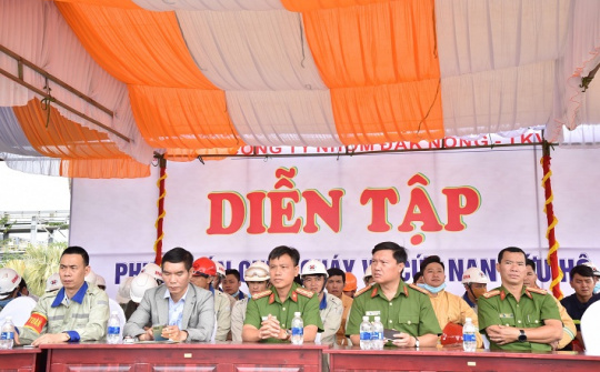 Diễn tập phương án chữa cháy và cứu nạn cứu hộ tại Công ty Nhôm Đắk Nông - TKV