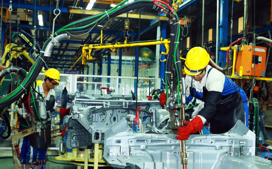 Giải quyết 2 điểm nghẽn của ngành công nghiệp ô tô