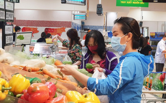 Saigon Co.op: Hệ thống siêu thị đầu tiên rầm rộ giảm giá hàng Tết, chiết khấu mạnh cho đơn hàng giỏ quà đặt sớm