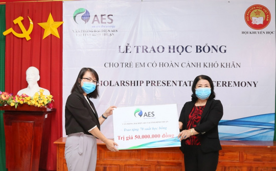 AES Việt Nam tặng 120 suất học bổng cho học sinh Bình Thuận