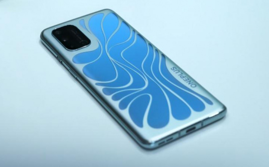 OnePlus 8T Concept - Thú vị mặt lưng đổi màu theo cảm xúc người dùng