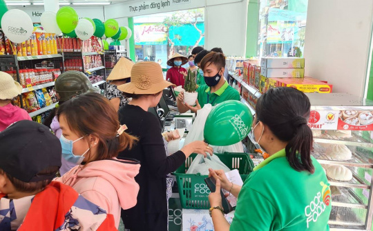 Co.op Food đồng loạt khai trương 8 cửa hàng thực phẩm