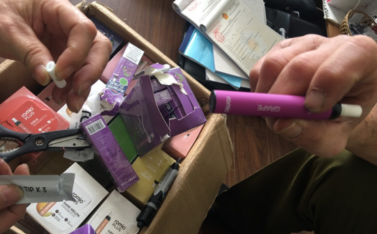 Truy quét trên 10.000 sản phẩm thuốc lá điện tử kinh doanh trên mạng xã hội