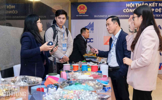 Nâng cao năng lực sản xuất, kết nối cung cầu công nghiệp hỗ trợ cho ngành dệt may, da giày