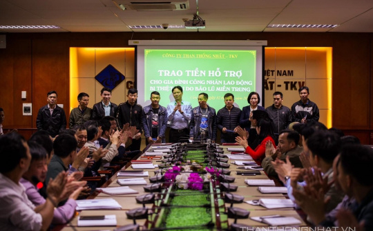 Than Thống Nhất chia sẻ khó khăn với gia đình công nhân bị thiệt hại do bão lũ