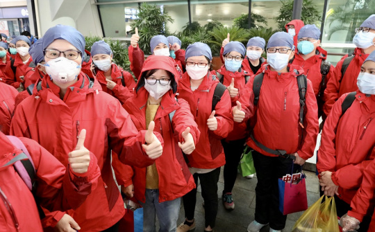 Trung Quốc cử Đội y tế khẩn cấp quốc gia giúp các bệnh viện tạm thời ở Vũ Hán