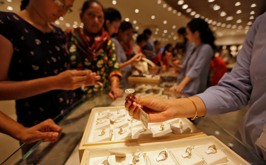 Giá vàng ngày 18/2/2020: Trung Quốc quyết liệt chống lại Covid-19, vàng được củng cố