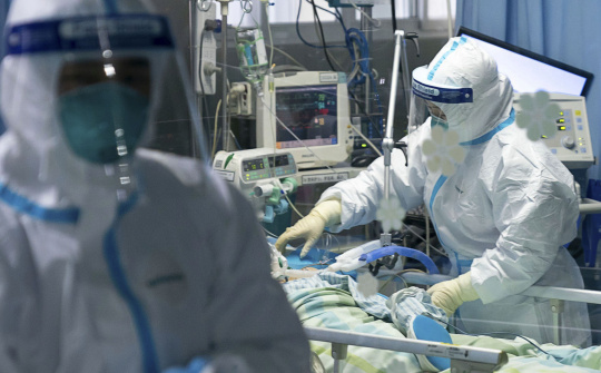 Bộ đồ bảo hộ của bác sĩ trong trận chiến với Covid - 19 có gì đặc biệt?