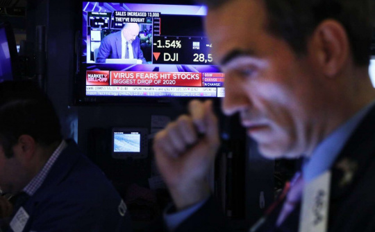 Giá dầu thô chạm đáy 1 năm vì dịch virus Covid-19 lan rộng toàn cầu