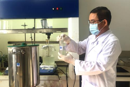 Viện Dầu khí Việt Nam (VPI) sản xuất thành công rửa tay khô sát khuẩn phòng dịch do virus Corona mới