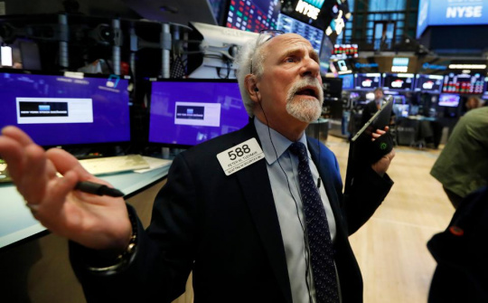 Hàng loạt tổ chức tài chính lớn hạ dự báo tăng trưởng kinh tế toàn cầu