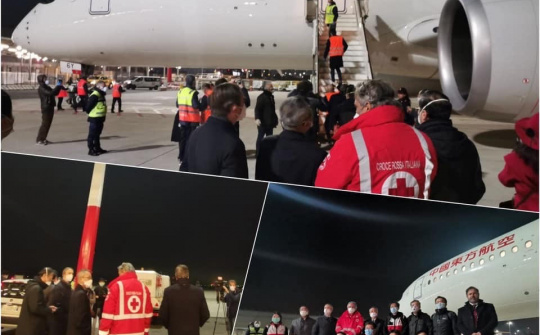 Trung Quốc mang hơn 30 tấn thiết bị y tế đến hỗ trợ Ý chống lại dịch covid-19