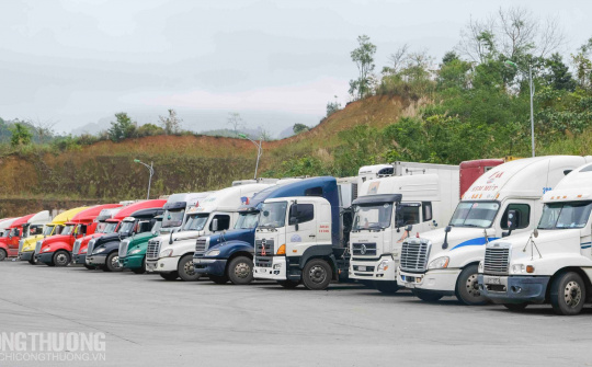 Xuất nhập khẩu khả quan, 1.674 xe nông sản, trái cây được thông quan