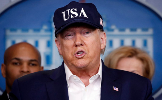 [Tin ảnh] Ông Trump trong vùng an toàn