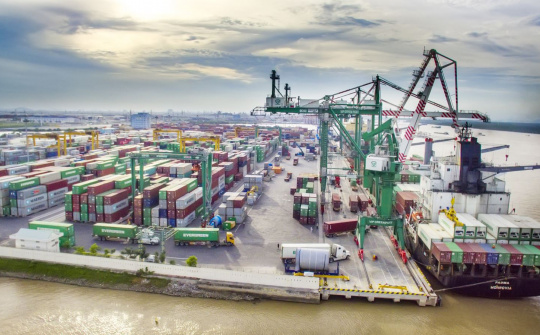 Xuất khẩu sang Mỹ bất ngờ tăng vọt, vượt mốc 10 tỉ USD