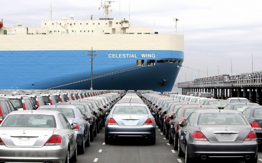 Dịch Covid-19: Hàng loạt "ông lớn" ô tô phải ngưng sản xuất tại châu Âu