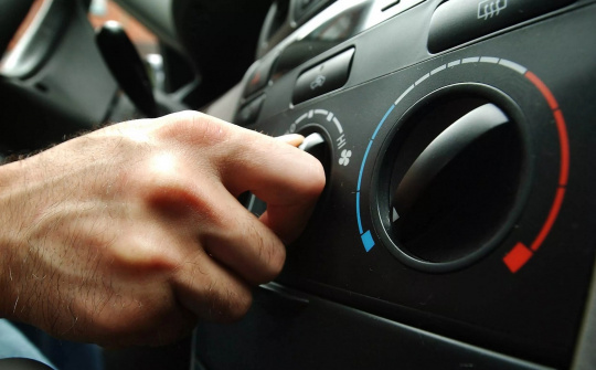 Bật điều hòa xe ô tô bao nhiêu độ để hạn chế virus Corona?