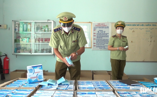 QLTT Hà Nội thu giữ 35.000 khẩu trang không nguồn gốc