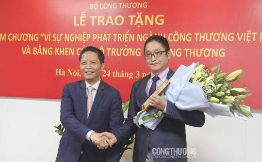 Đồng hành cùng Toyota Việt Nam, Bộ Công Thương cam kết đưa doanh nghiệp ô tô trong nước tham gia sâu hơn vào chuỗi giá trị