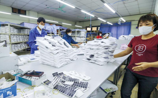 Doanh nghiệp Việt xoay trở “hàn gắn” đứt gãy thương mại