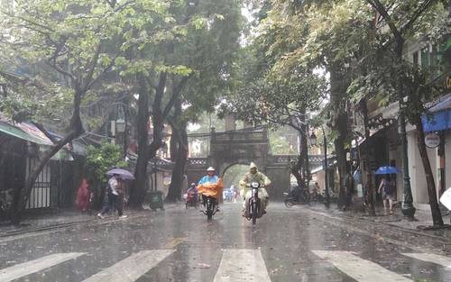 Thời tiết 27/3: Chiều và đêm trên cả nước có mưa rào và dông, cảnh báo lốc, sét, mưa đá ở một vài nơi