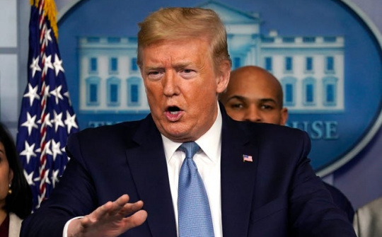 [Quốc tế nổi bật] Ông Trump "đi tìm" máy trợ thở