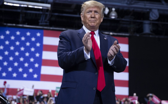 [Tin ảnh] Tổng thống Trump dự hội nghị cùng người nhiễm Covid-19