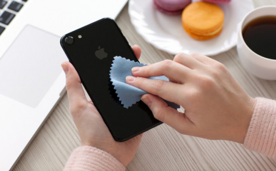 Vệ sinh điện thoại đúng cách tránh lây nhiễm Covid-19